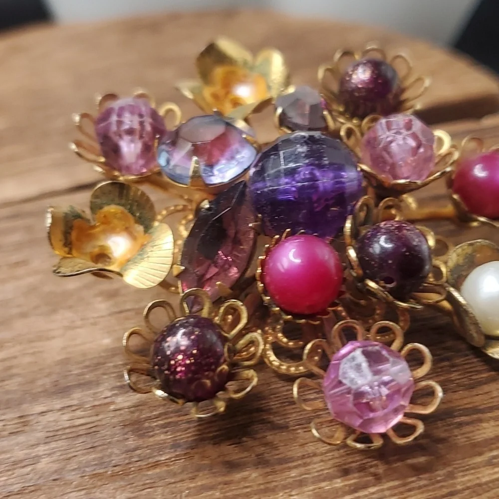 B820‎ Victorian purple jubilee brooch
